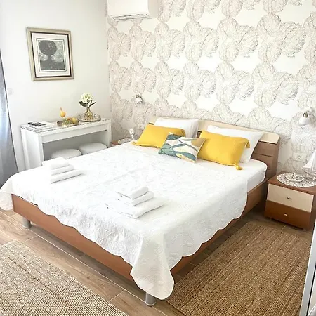 Sun&fun Гостевой дом Хвар